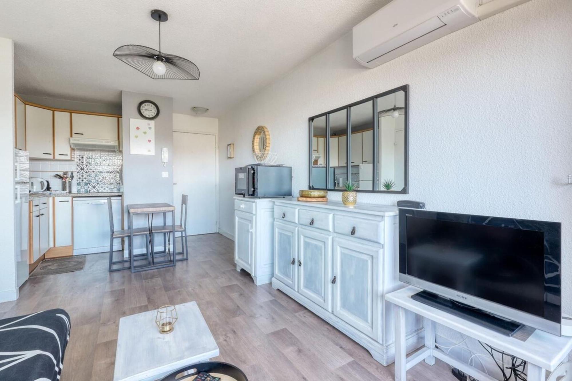 T2 600 M From The Beach! Air-Conditioned Le Lavandou Esterno foto