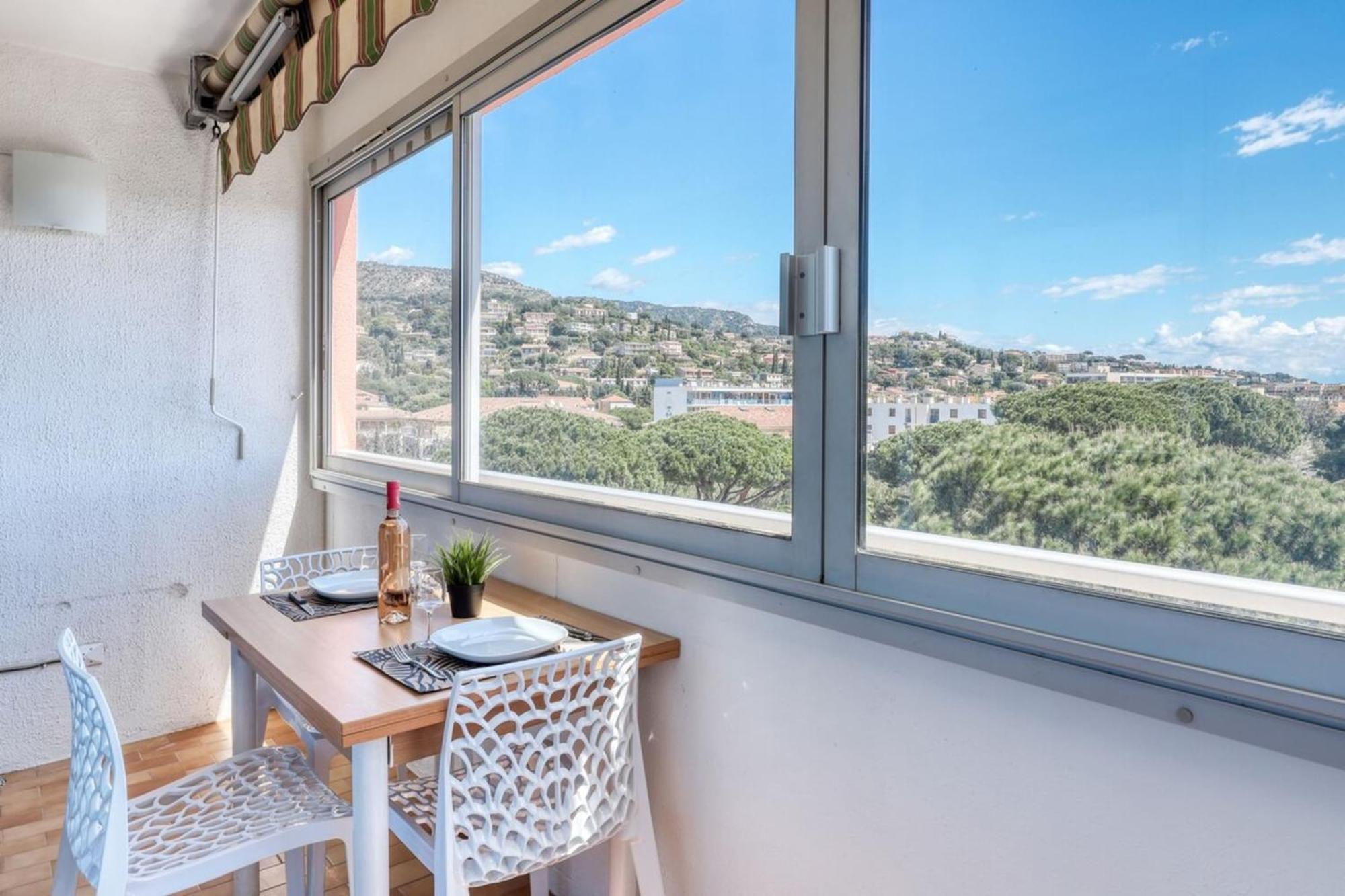 T2 600 M From The Beach! Air-Conditioned Le Lavandou Esterno foto